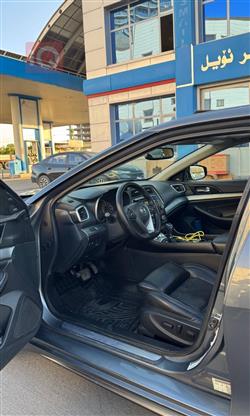 نيسان ماكسيما